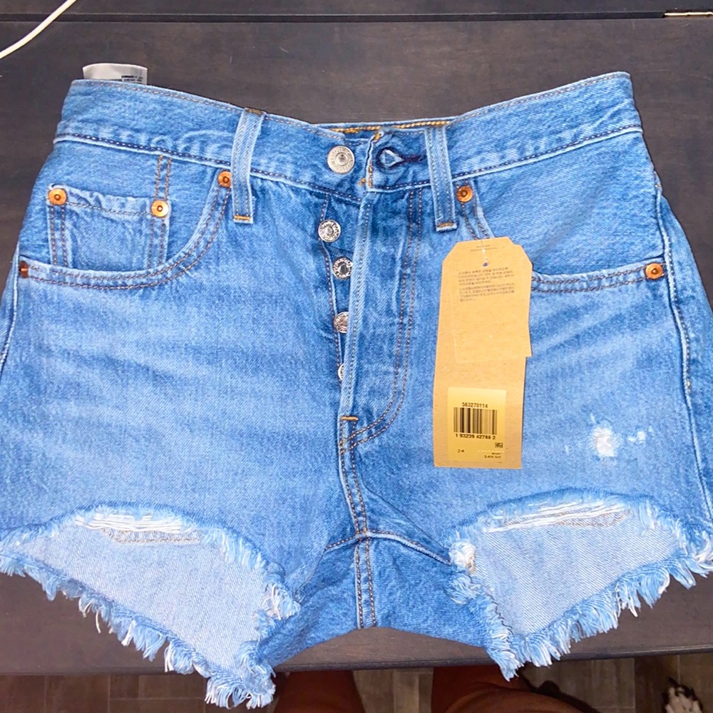 Levi shorts brand new!